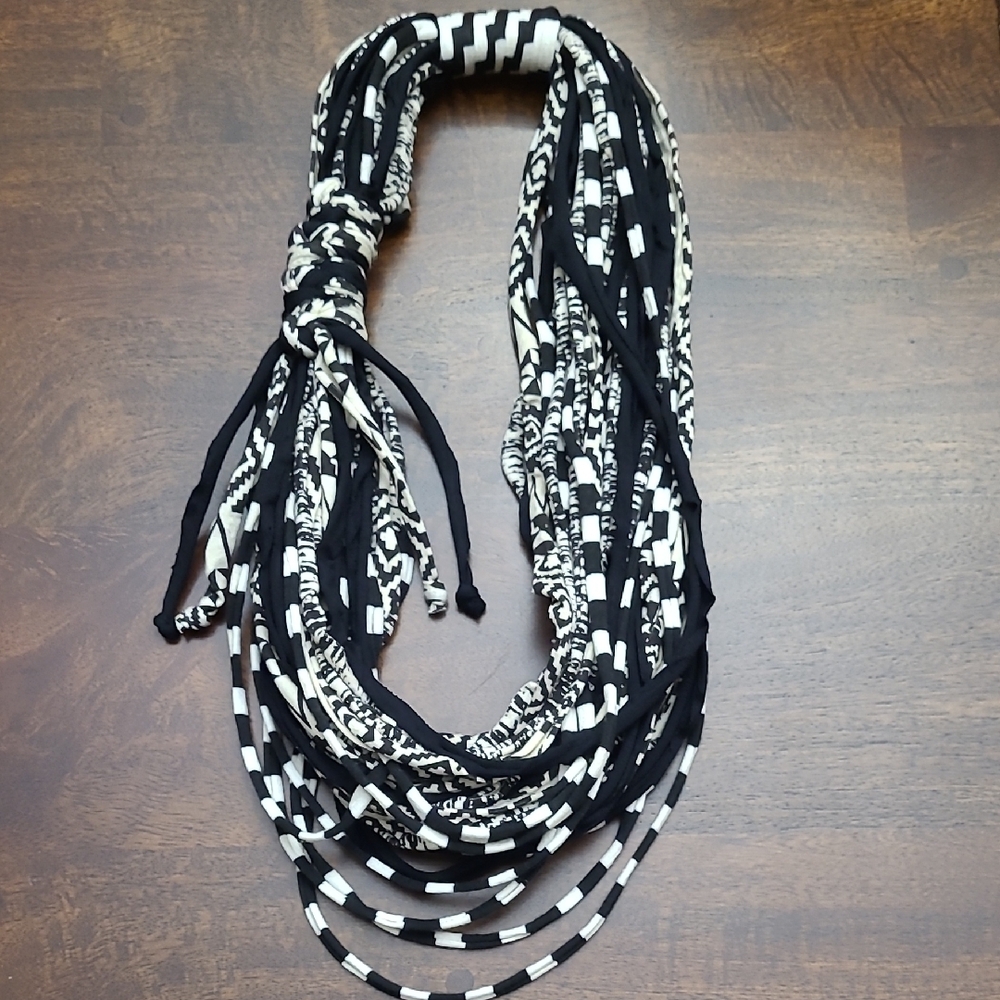Black and White Patterned Women's Scarf
